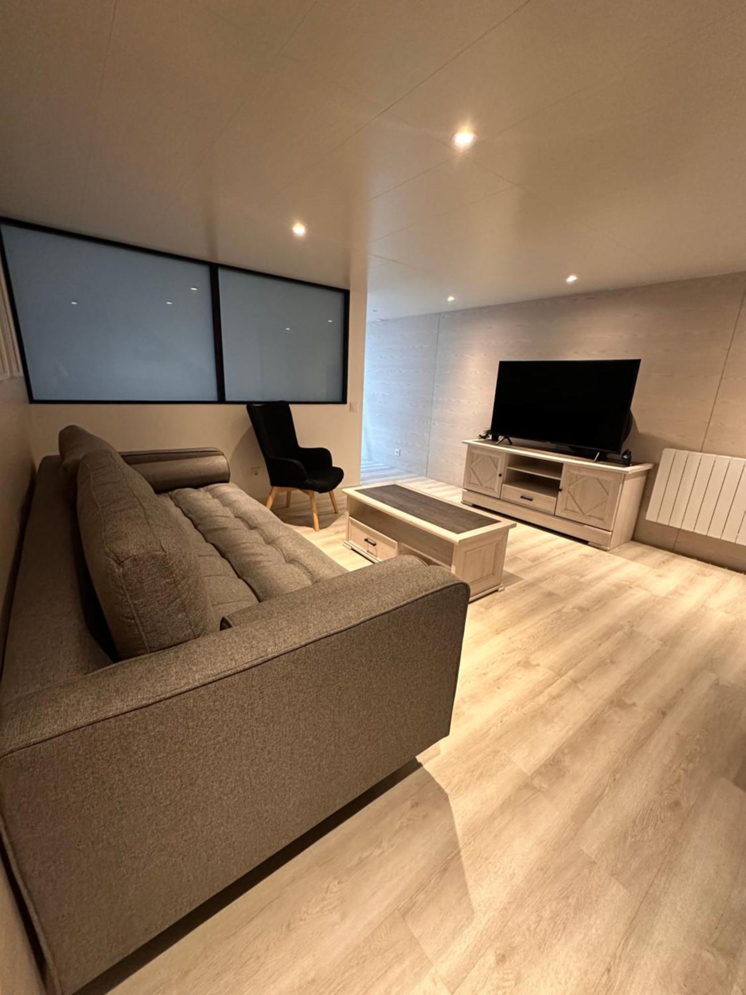 Jolie Dependance Equipee Apartamento Cholet Exterior foto