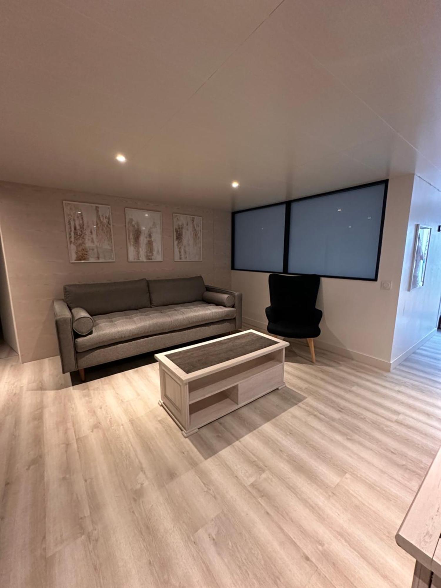 Jolie Dependance Equipee Apartamento Cholet Exterior foto